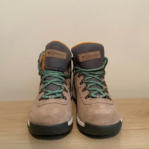 Columbia Women's Newton Ridge Plus Hiking Boots - sz7 - Picture 2 of 7